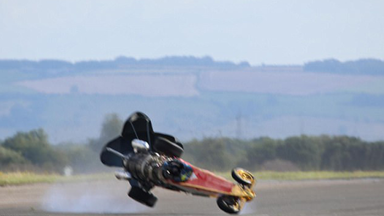 Βγήκε περπατώντας έπειτα από ατύχημα με 400 χλμ./ώρα!